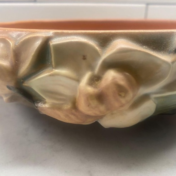 Roseville Pottery #447-6  Brown Terra Cotta 2 handled Magnolia Bowl, 194… - Picture 2 of 7